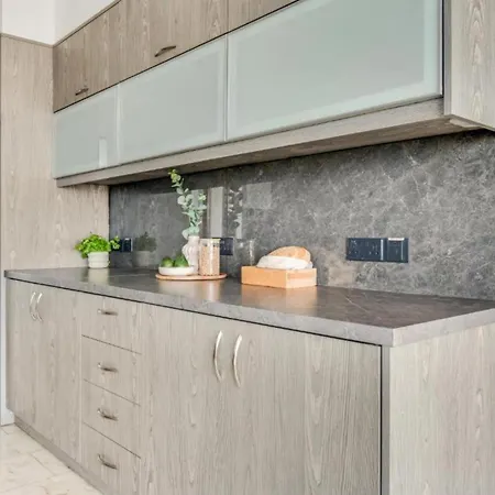 Phaedrus Living Center Sky Penthouse شقة