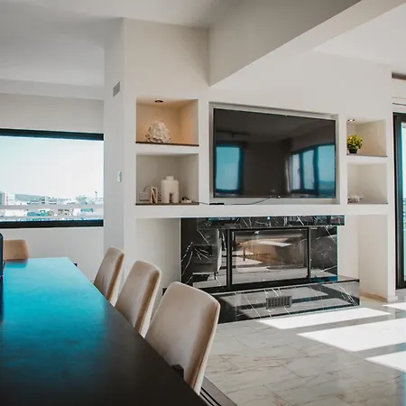 Phaedrus Living Center Sky Penthouse דירה *