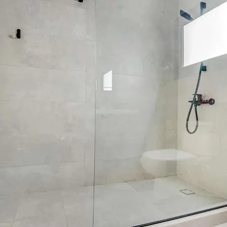 דירה Phaedrus Living Center Sky Penthouse