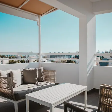 Phaedrus Living Center Sky Penthouse *