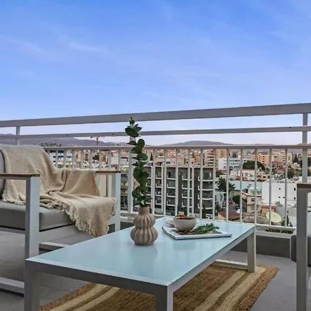 Phaedrus Living Center Sky Penthouse *